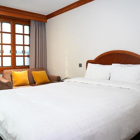 Karak Tourist Hotel Seoul Exterior photo