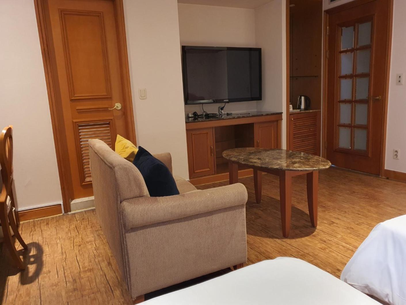 Karak Tourist Hotel Seoul Exterior photo