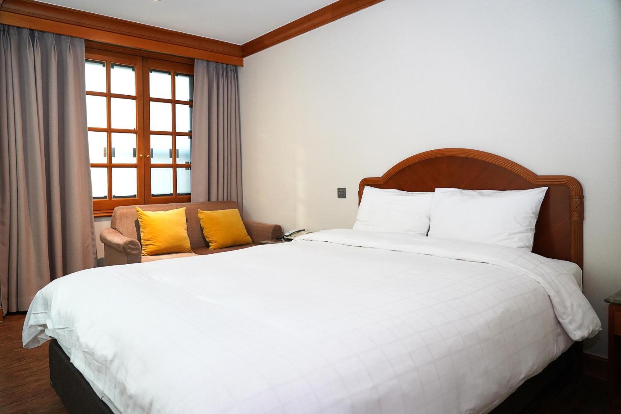 Karak Tourist Hotel Seoul Exterior photo