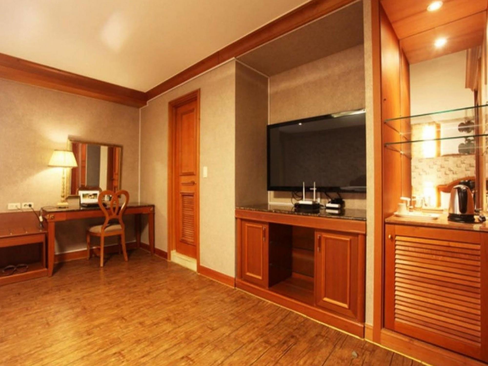 Karak Tourist Hotel Seoul Exterior photo